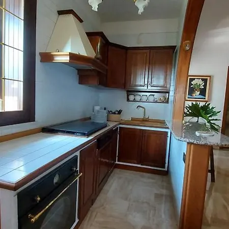 The Rosa's Luxury House 4*