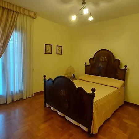 The Rosa's Luxury House Guest house