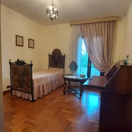 The Rosa's Luxury House