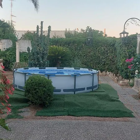 Πανσιόν The Rosa's Luxury House 4*