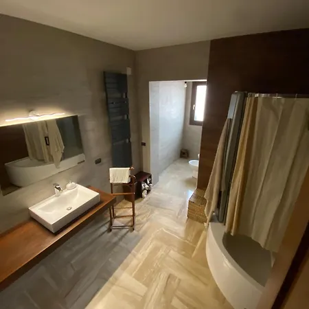 The Rosa's Luxury House Guest house